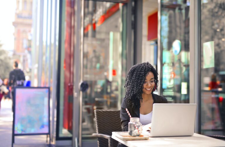 13 High Paying Entry-level Jobs for English Majors